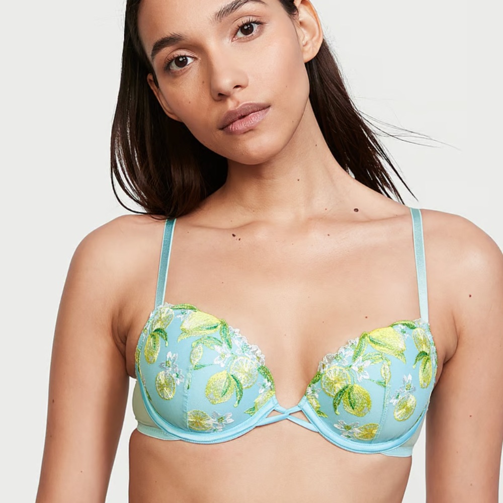 NWT — Victoria’s Secret Lightly Lined Lace Demi Bra